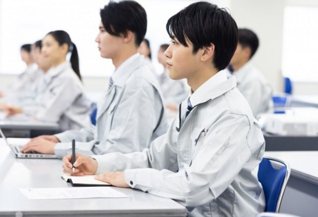 管理職・従業員への健康教育 管理職・従業員への健康教育
